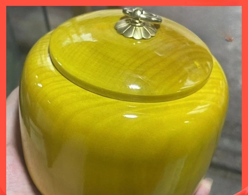 Golden nanmu color tea can Pu'er sealed can desktop office ornament gift