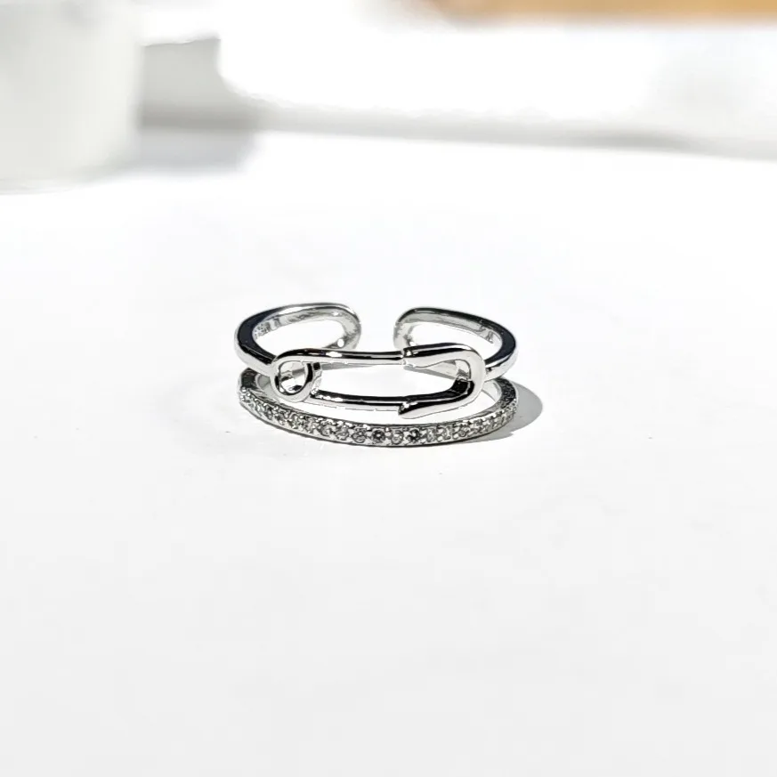 

Кольцо скрепки для бумаг, женский нишевый дизайн, корейская версия, персонализированное, простое и универсальное, новое модное кольцо на указательный палец