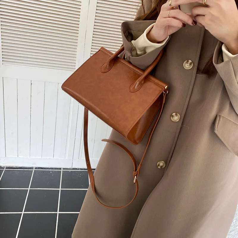 TRSYPHXM 2024 Korean version new retro single shoulder coffee colored handbag women's bag casual versatile diagonal cross bag