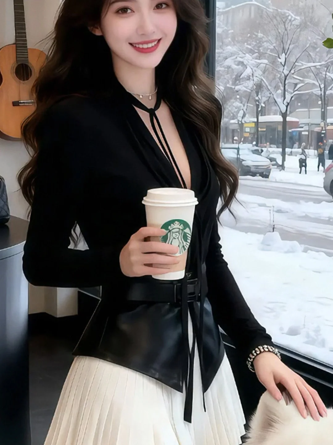 

Комплект модной одежды больших размеров: топ с V-образным вырезом и утягивающим эффектом, а также короткая юбка. Универсальная женская одежда больших размеров из теплого полиэстера.