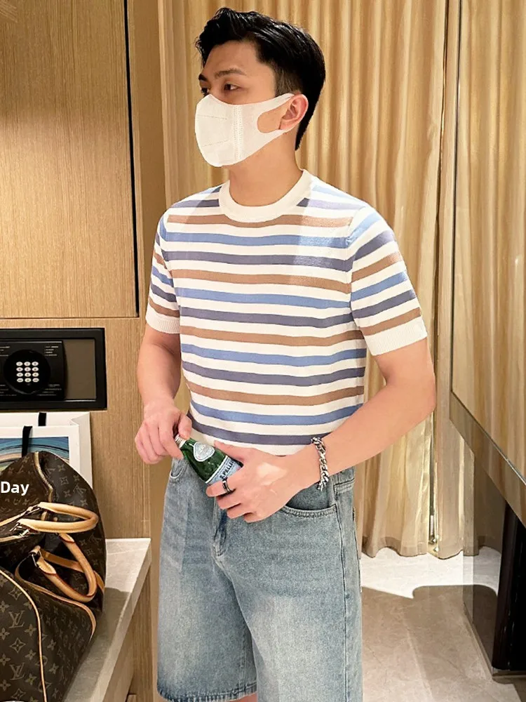 

Новая летняя мужская футболка в стиле ретро с цветными блоками, вязаная, с коротким рукавом и круглым вырезом, модная, индивидуальная, в полоску, дышащая, для активного отдыха.