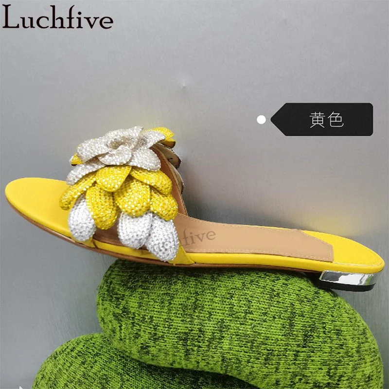 

Summer New Hot Petal flower Crystal Flat Slippers Women Luxury Brand inlaid Rhinestone Designer Mules Ethnic Beach Party Shoes