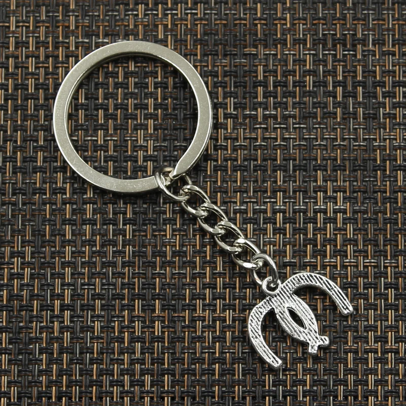 Keychain 17x20mm Double Lucky Horseshoe Horse Pendants DIY Men Jewelry Car Key Chain Ring Holder Souvenir For Gift
