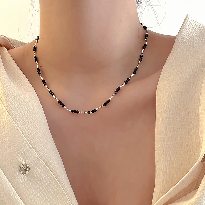 Vintage Black Beaded Necklace for Women Minimalist Crystal Contrasting Colors Gold Color Metal Beaded Chokers Fashion Jewelry