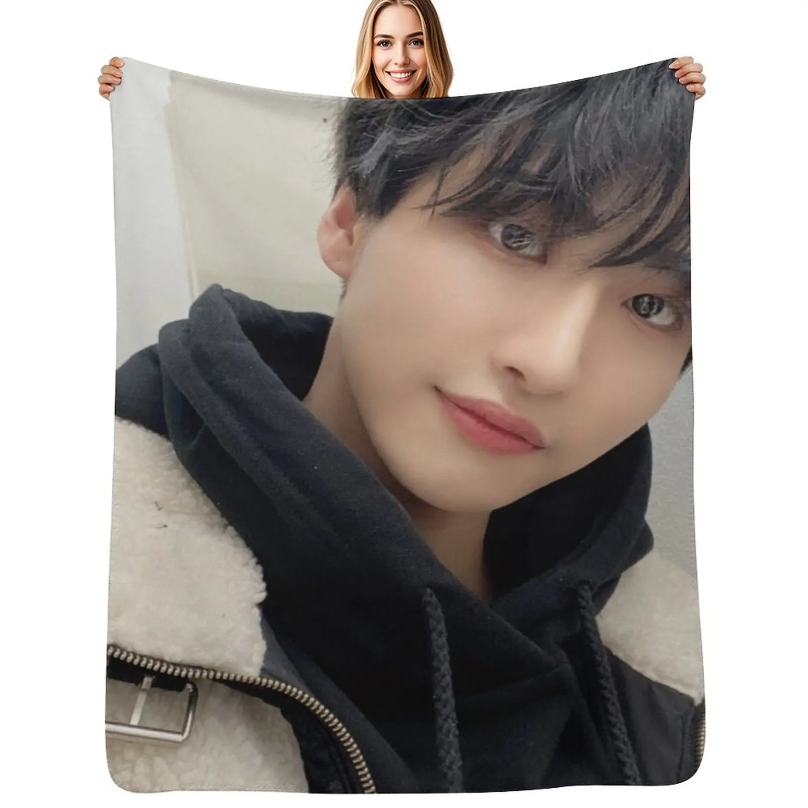 

ATEEZ Seonghwa Throw Blanket Thermal Loose Quilt warm for winter Blankets