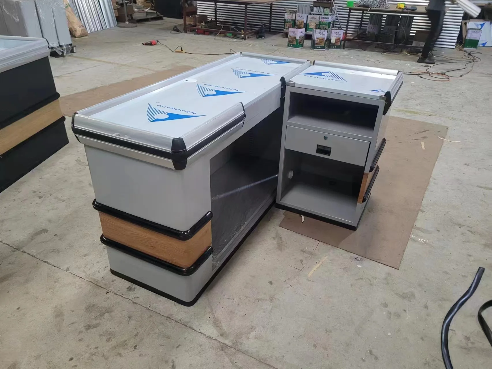 Supermarket Checkout Counter Desk For Boutique & Convenience Stores Steel Material Sale Available
