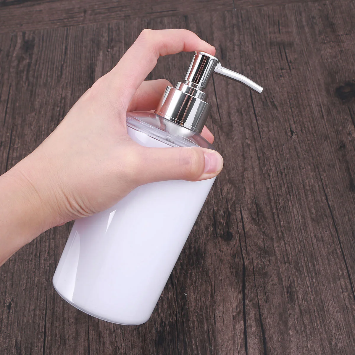 

2Pcs Lotion Bottles High Quality Plastic Refillable Portable Travel Empty Shampoo Container Toiletries Holder Set White