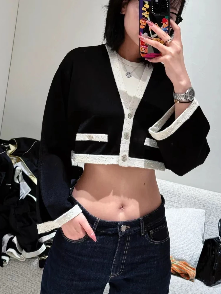 2025 Summer New Hardware Buckle Black And Yellow Contrasting Flared Sleeve V-neck Knitted Cardigan Jacket