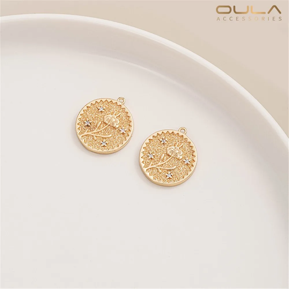 

1PCS 14K Copper-clad Real Gold December Birthday Flower Round Pendant, Diy Necklace, Sweater Chain Hanger, Fashionable Pendant