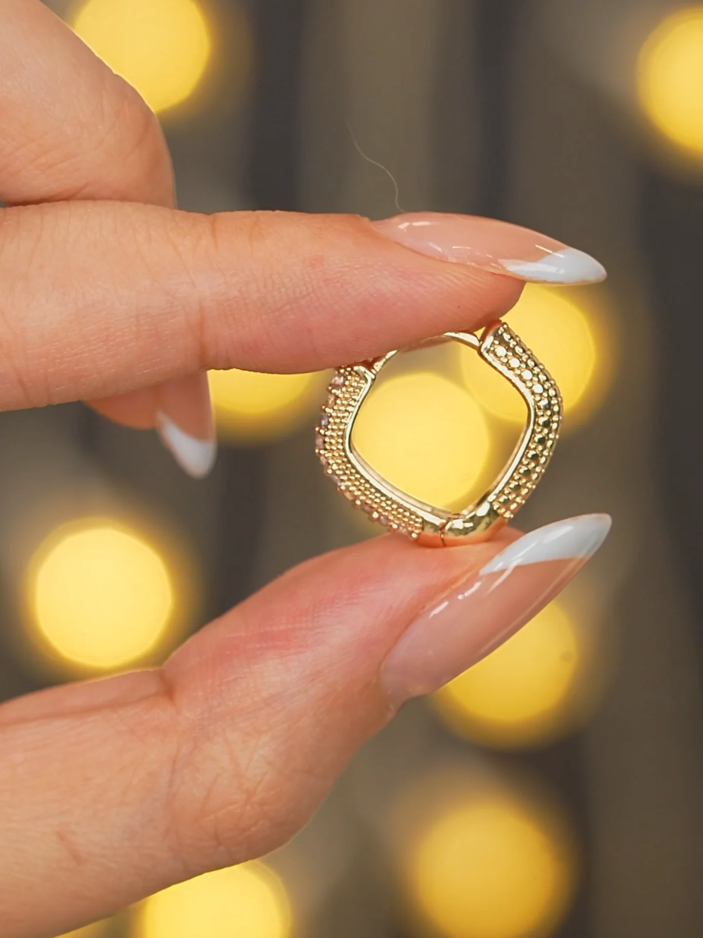 Mchic تتجه مايكرو مطعمة زركونيا ساحة هوب أقراط للنساء الذهب اللون شيك رائعة المجوهرات اليومية بالجملة #3