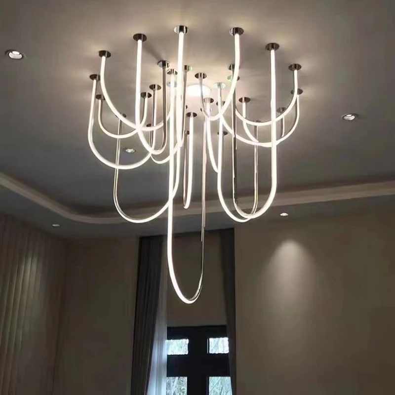 المصمم الحديث والمتعاقد على شكل حرف U غرفة المعيشة الثريا شخصية الإبداعية الفن الحد الأدنى غرفة نوم ضوء السقف