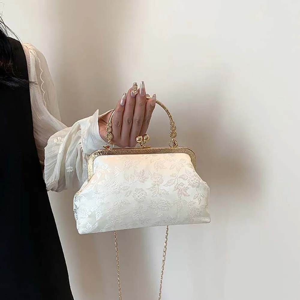 

Clasp Frame Embroidery Chinese Style Handbag Purse Large Capacity Print Chain Shoulder Pouch Polyester Nylon Ladies Clutch Bag