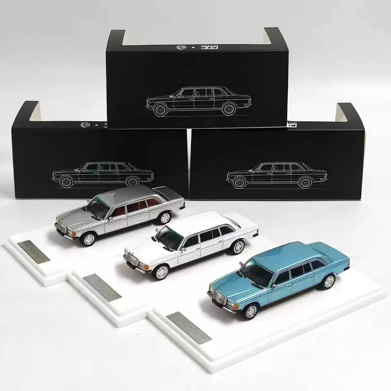 Diecast GOC 1:64 Scale Benz V123 Extended Limousine Alloy Car Model