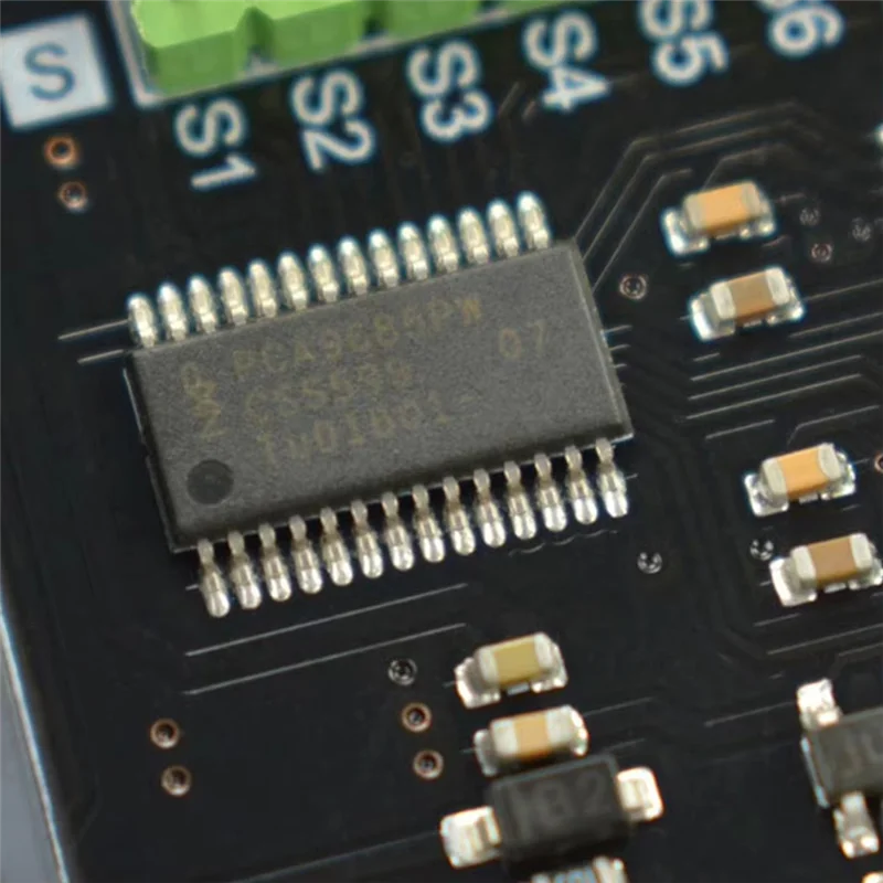 Performa Stabil-Dfrobot Micro-Driver Driver Expansion Board Penggerak Motor 4 Arah Antarmuka Servo 8 Arah Untuk Micro-Bit UNIHIKER