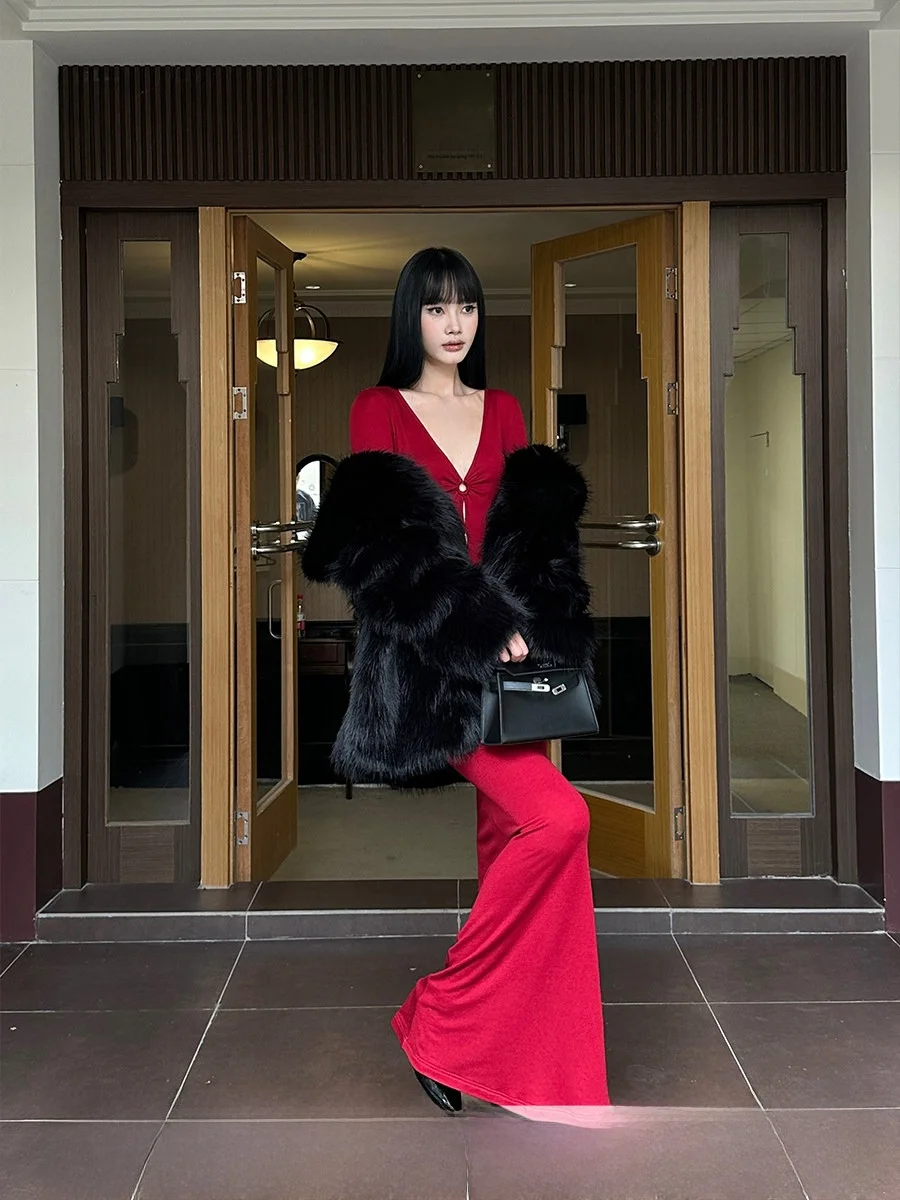 

Venuii Fur Collar Long Coat Women's Wide Style Winter Outfit Eco-friendly Fashionable Neckline Plush Outerwear