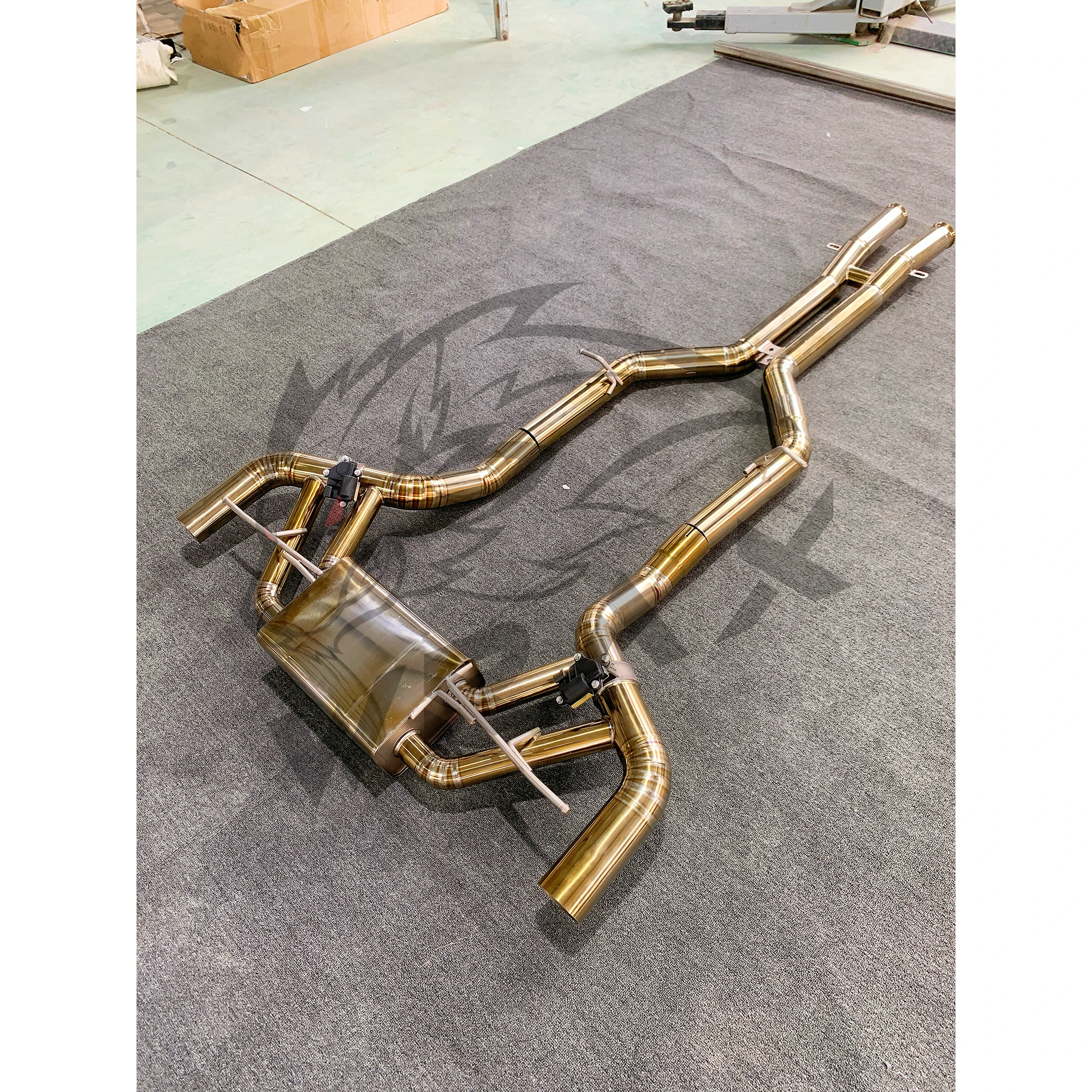 

Выхлоп WRAX Premium из титанового сплава Catback — запеченная золотая труба для Mercedes AMG GT, точная конструкция и идеально подходит для модели DIY