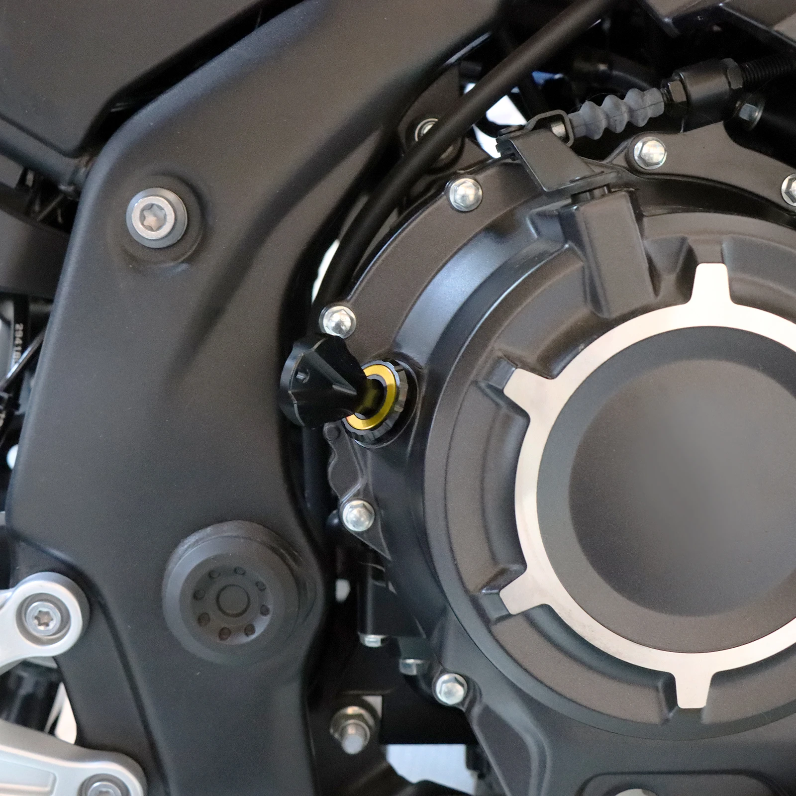 Motorcycle Anti Theft Engine Guard Oil Filler Cap For YAMAHA T-MAX 530 2012-2016 TMAX530 DX TMAX 530 SX 17-18 Plug Screw Cover - Image 2