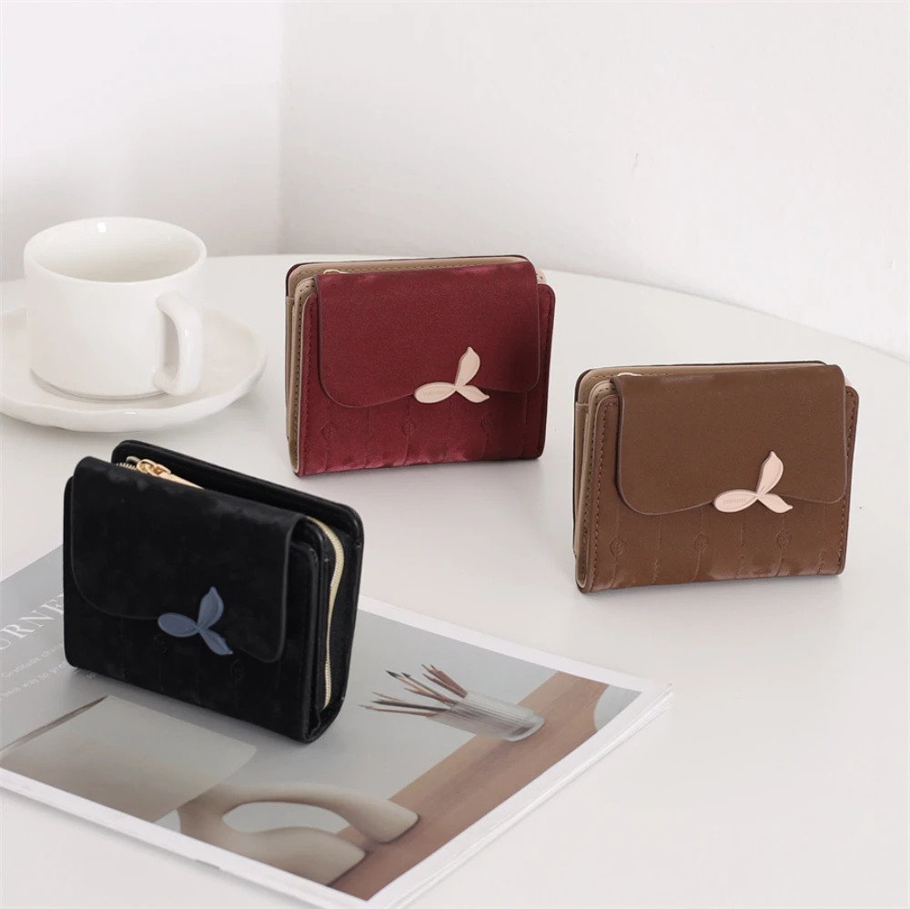 Soft PU Leather Short Wallet Women Chic Compact Wallet with Leaf Buckle Zipper Foldable Multi-Function Coin Purse