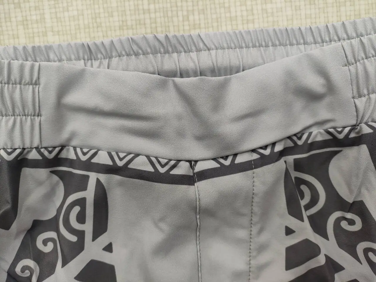 Bezpośrednio od producenta Cody Lundin Wygodne, cyfrowo drukowane męskie spodenki MMA Szare z elastyczną gumką w pasie Spodenki do jujutsu, boksu i fitnessu