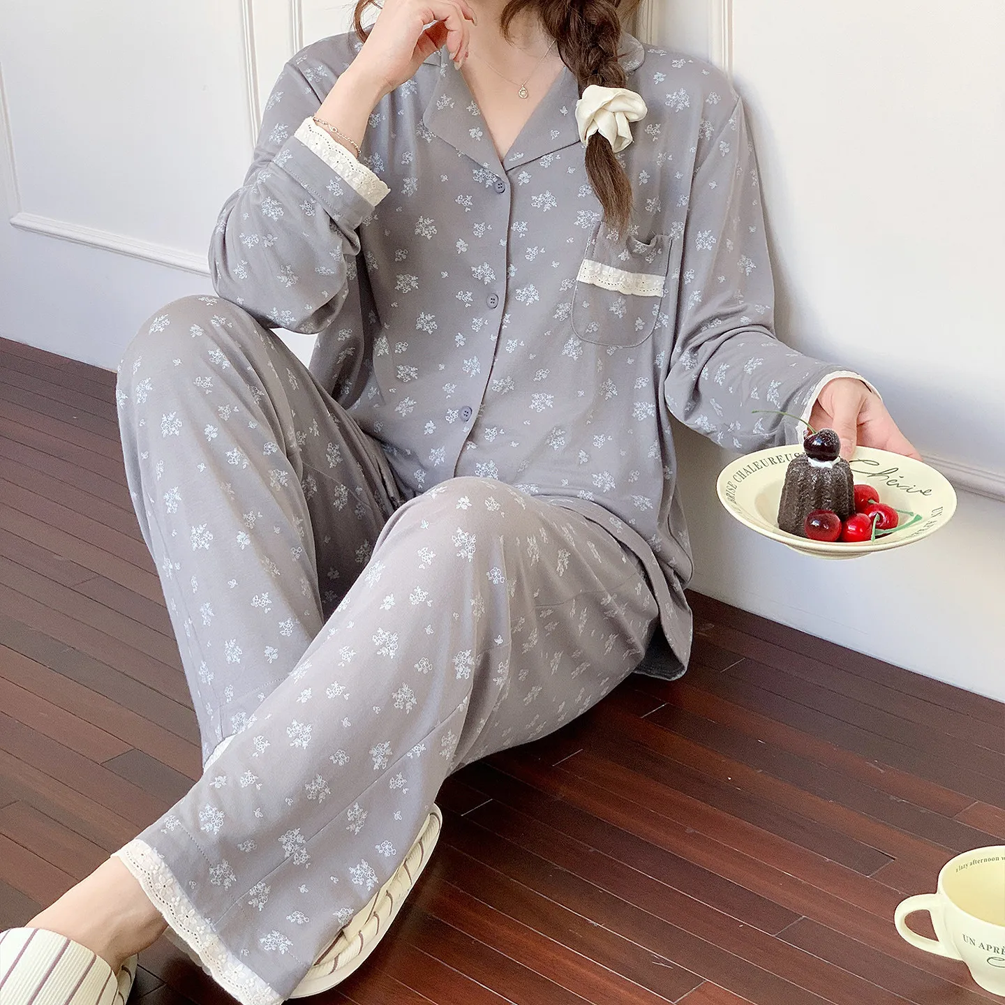 

Модная домашняя одежда: комплект из брюк и топа с длинными рукавами для женщин, пижама с принтом, комплект из двух предметов, домашняя одежда для весны и осени.