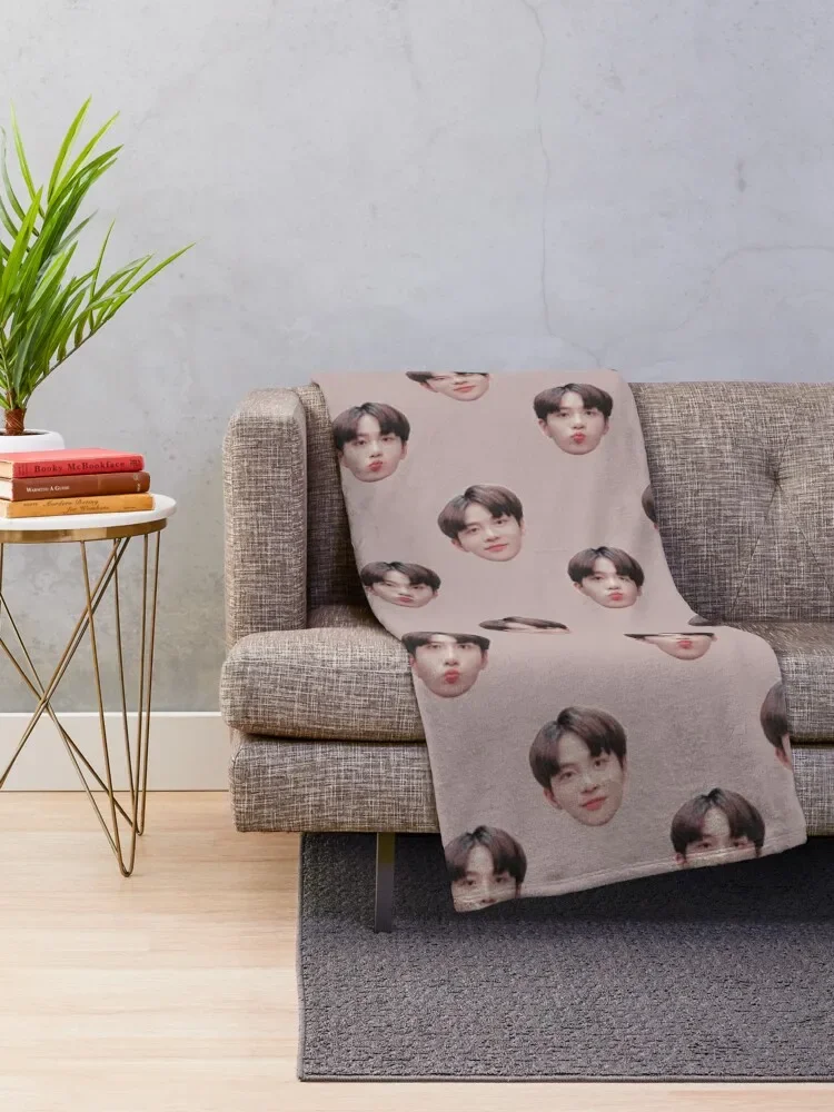 Ateez Jongho Head Pattern Musky Pink Throw Blanket Blanket Fluffy Luxury St Blanket