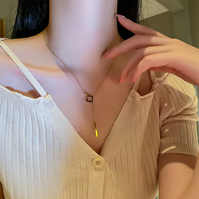 Fashion Light Luxury European and American Square Necklace Classic Simple Double Buckle Stainless Steel Clavicle Chain