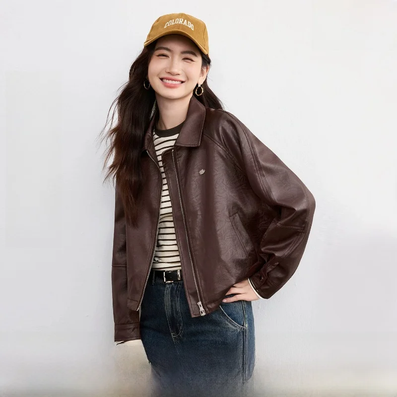 

Женская куртка в городском стиле 2026: Новинка, свободный крой, вставки на плечах, длинный рукав, металлическая молния, подол на шнурке, глянцевая поверхность, верхняя одежда