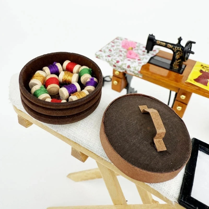 

Mini Round Sewing Box For 1/12 Scale Dollhouses Display Vintage Decorative Model Decors 15UB