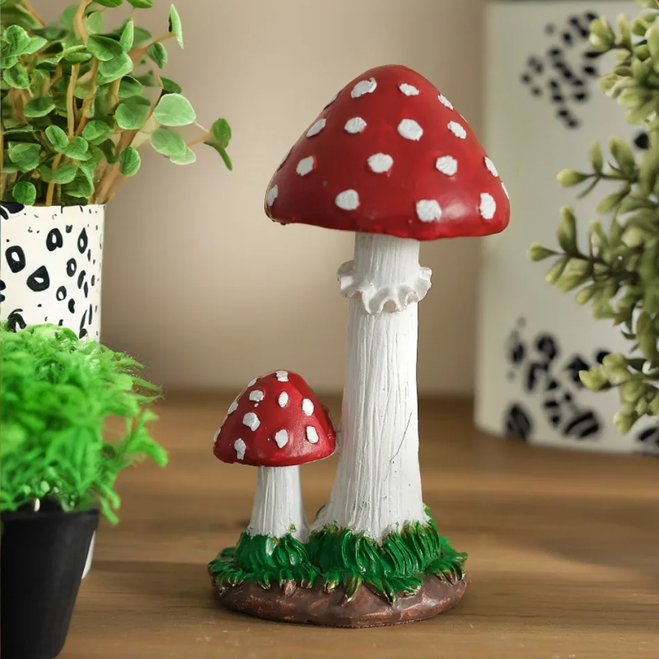 Cute Mini Resin Mushroom Shaped Figure Ornament Decor Statue Waterproof Miniature Gift Patio Bonsai Dollhouse Fairy Garden Lawn