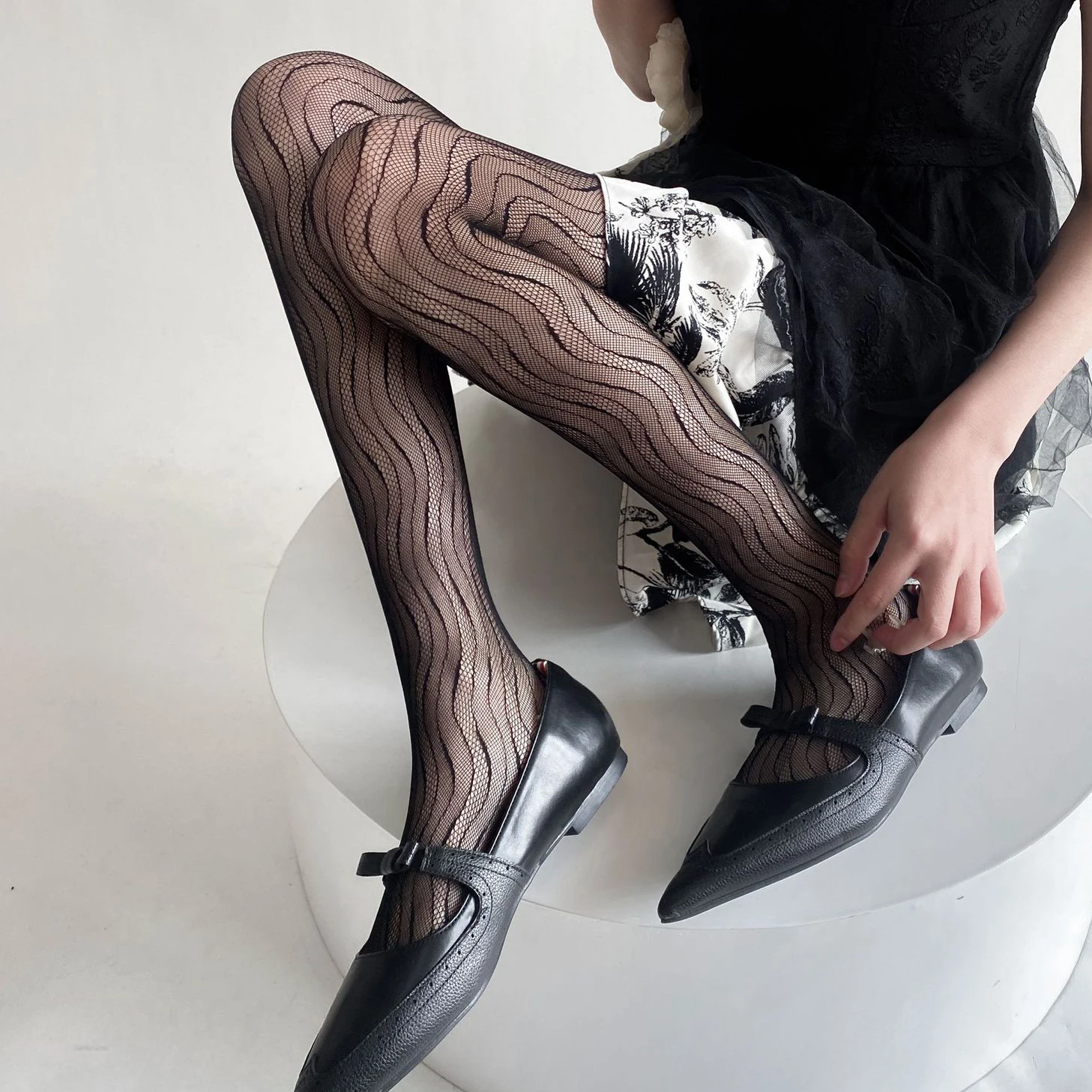 Spring Summer Thin Black Jacquard Stockings Ultra-thin Mesh Lace Fishnet Stockings Maillard Y2k Hollow Pantyhose Hot Girl Retro