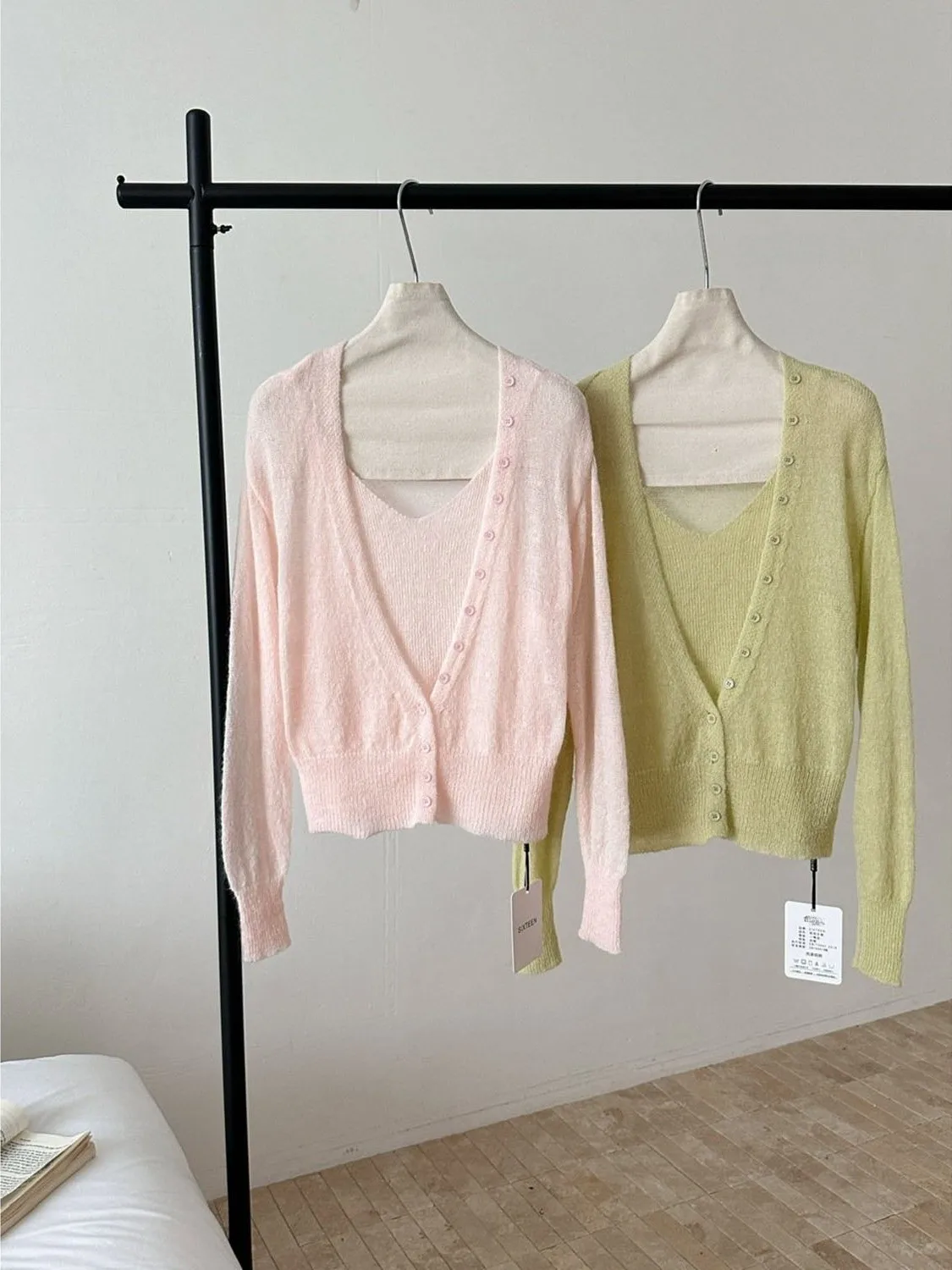 

Spring 2026 Women's Soft Pink Knitted Vest Sweater Set Beautiful Mouton Hair Material Slim Fit Commute Sle Korean Version