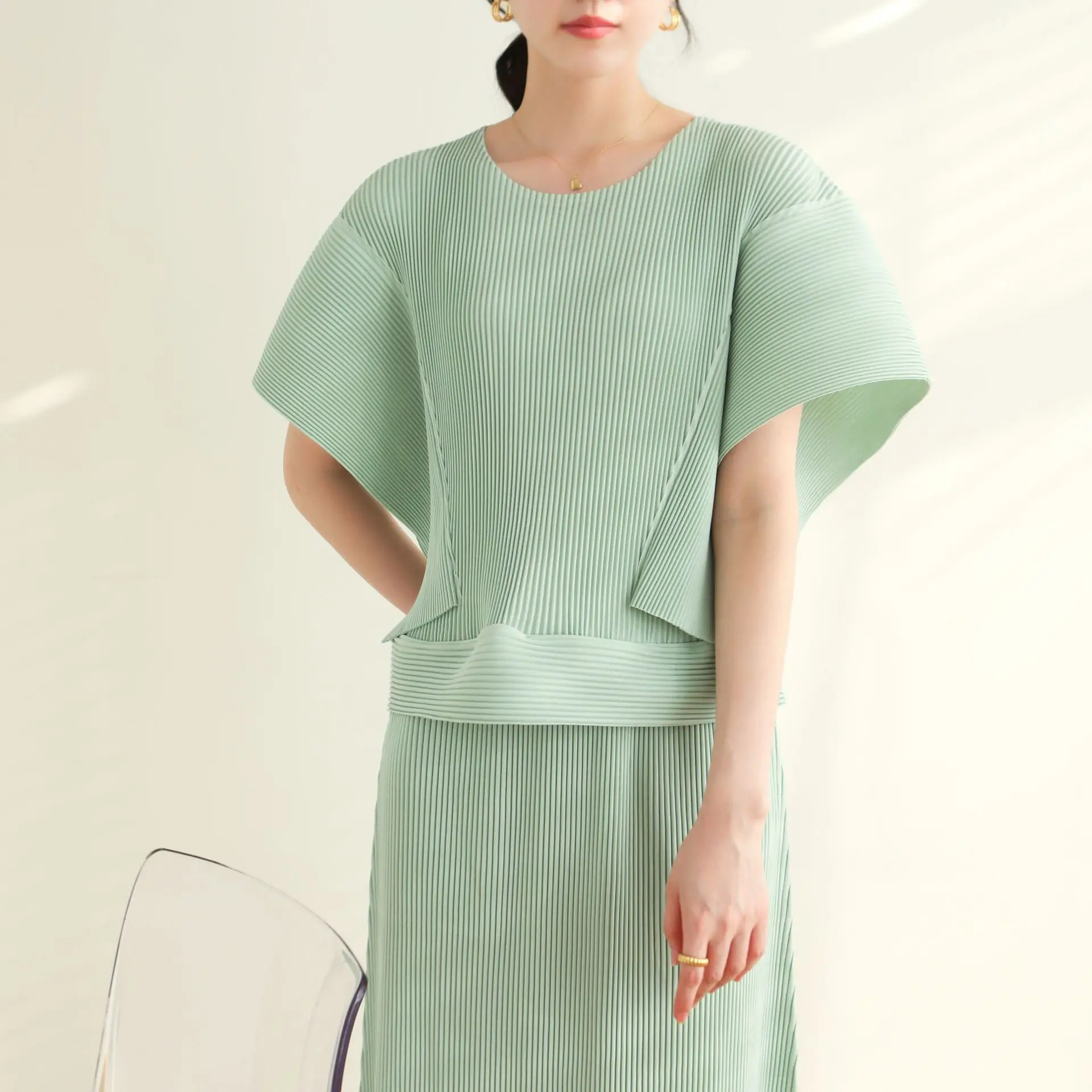 

Miyake Women Pleated Short Sleeve Loose Fit Casual Top Summer Fashion Stretchy Breathable Office Daily Outfit 2026 New Clothing