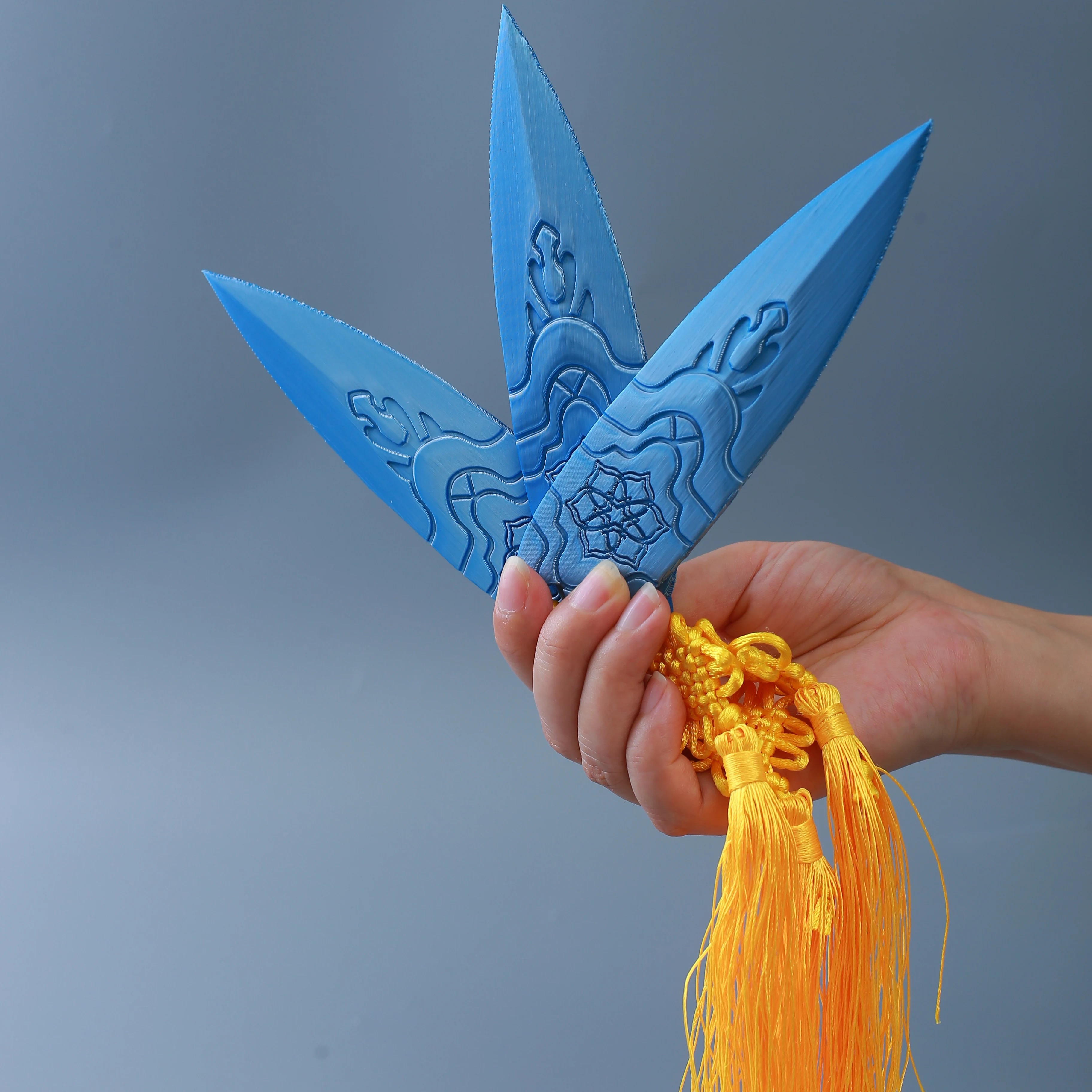 

Kpop Demon Hunter Huntrix Zoey Blue Darts Cosplay Weapons Prop Accessory Game High Quality with Pattern Boutique Version