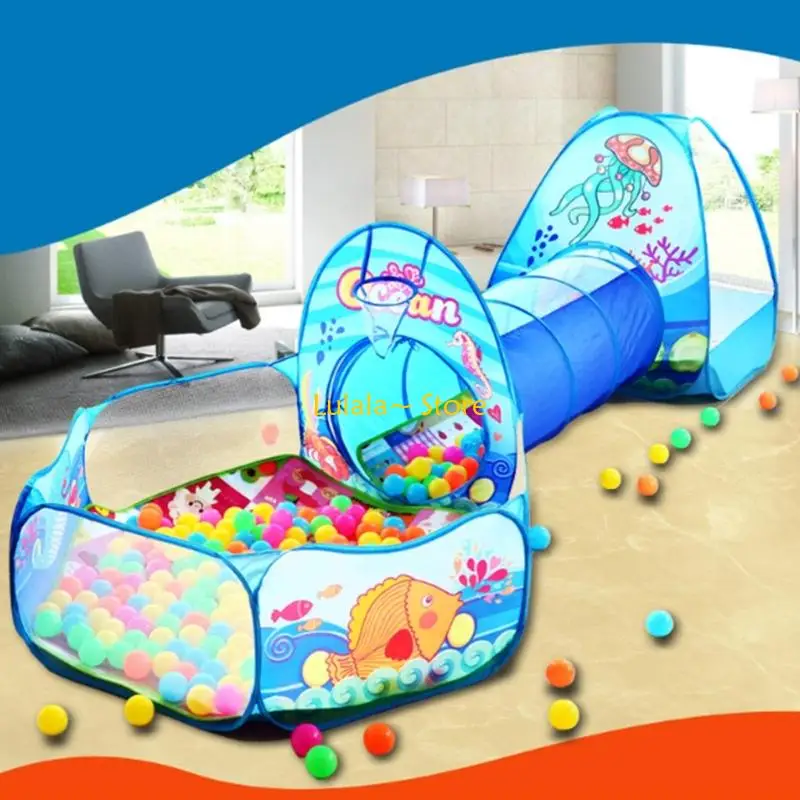 y4qa-interior-ao-ar-livre-criancas-brincam-conjunto-tunel-com-secao-esconderijo-tecido-e-paineis-espiada-para