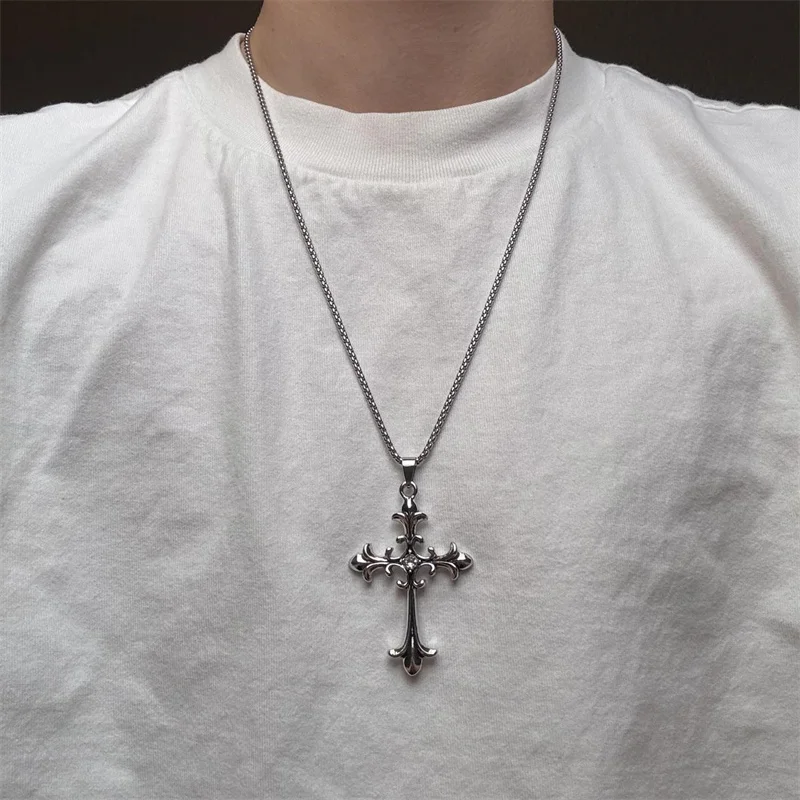 Fashion Personality Retro Gothic Cross Pendant For Men And Women Street Hip-Hop Trendsetters Versatile Necklace Accessories