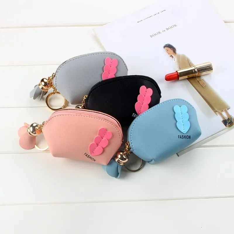 

Lucky Clover Coin Purse - PU Leather Half Moon Wallet with Flower Charm & Key Ring (Multi-Organizer, Fashion Bag Accessory)