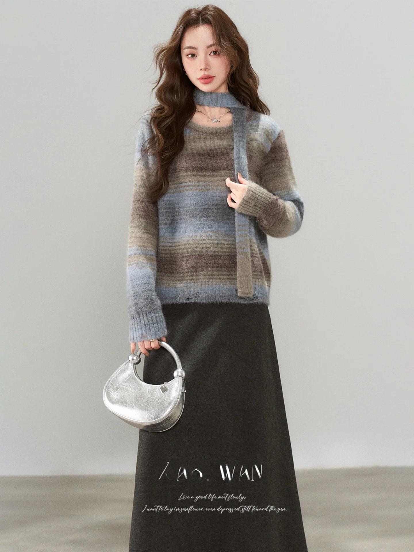 

Женский вязаный комплект: свитер и юбка с полосатым градиентным дизайном, длинный рукав, высокая талия, круглый вырез, повседневный стиль, осенняя одежда