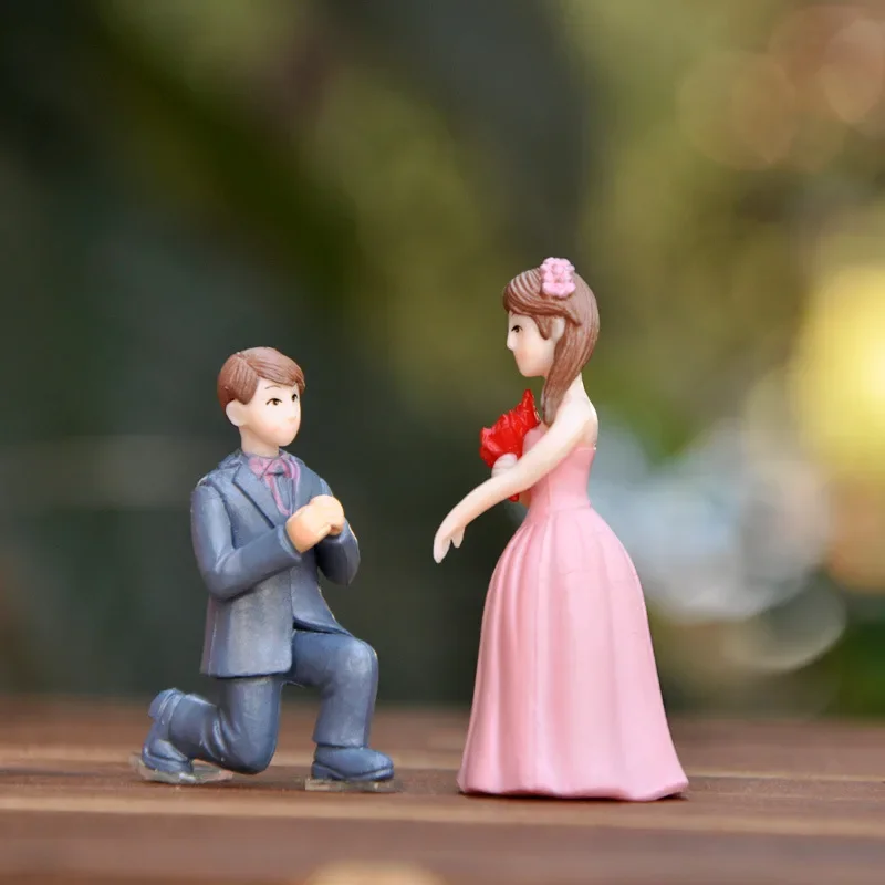 Propose Marriage Lover Doll Miniatures Couple Bride and Groom Figurines DIY Craft Gift Ornament for Wedding Party Decor Blessing