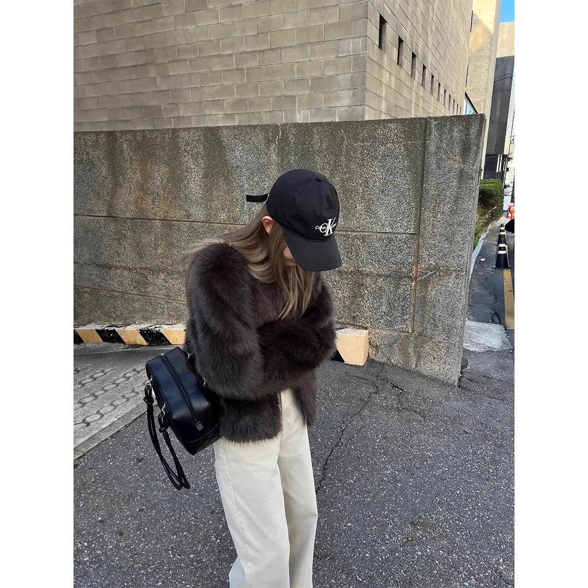 

Women Faux Fur Coat Warm Solid Thick Full Sleeve Jacket Casual Cardigan Loose Outerwear Office Lady Furry Winter Streetwear
