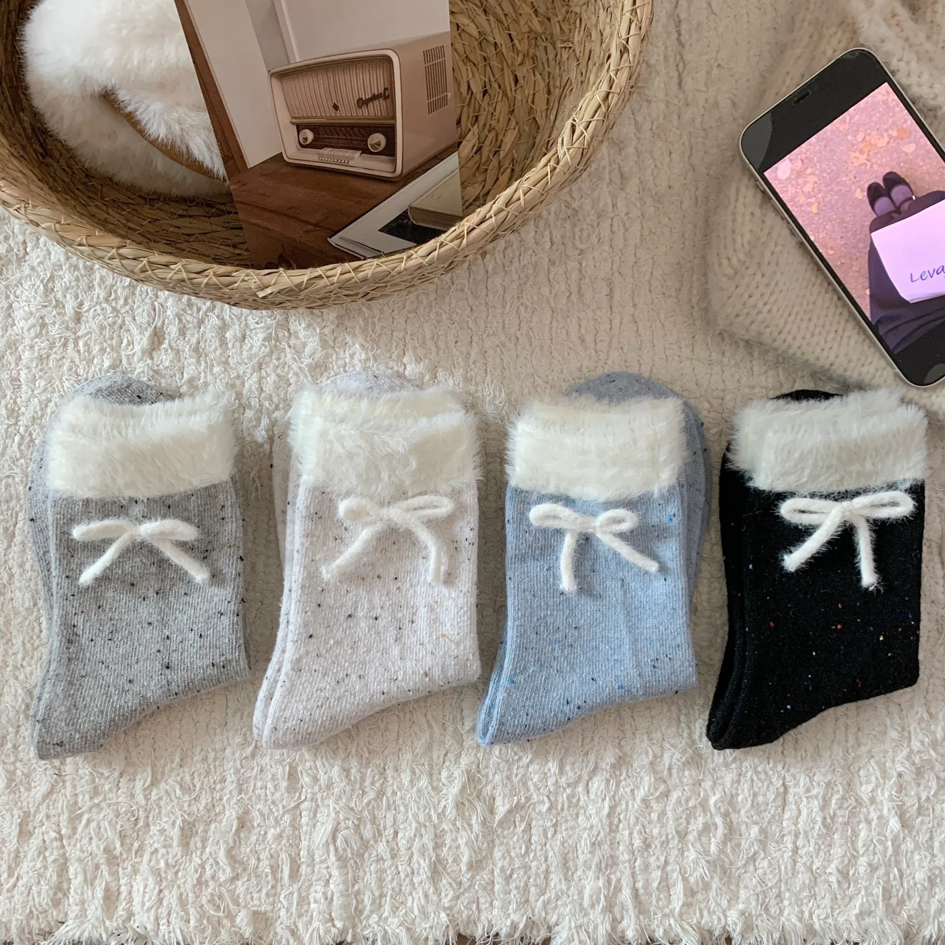 

Women's socks warm thick autumn winter mink fur bows in the middle sweet dots in the yarn colorful dots in the wool pile socks