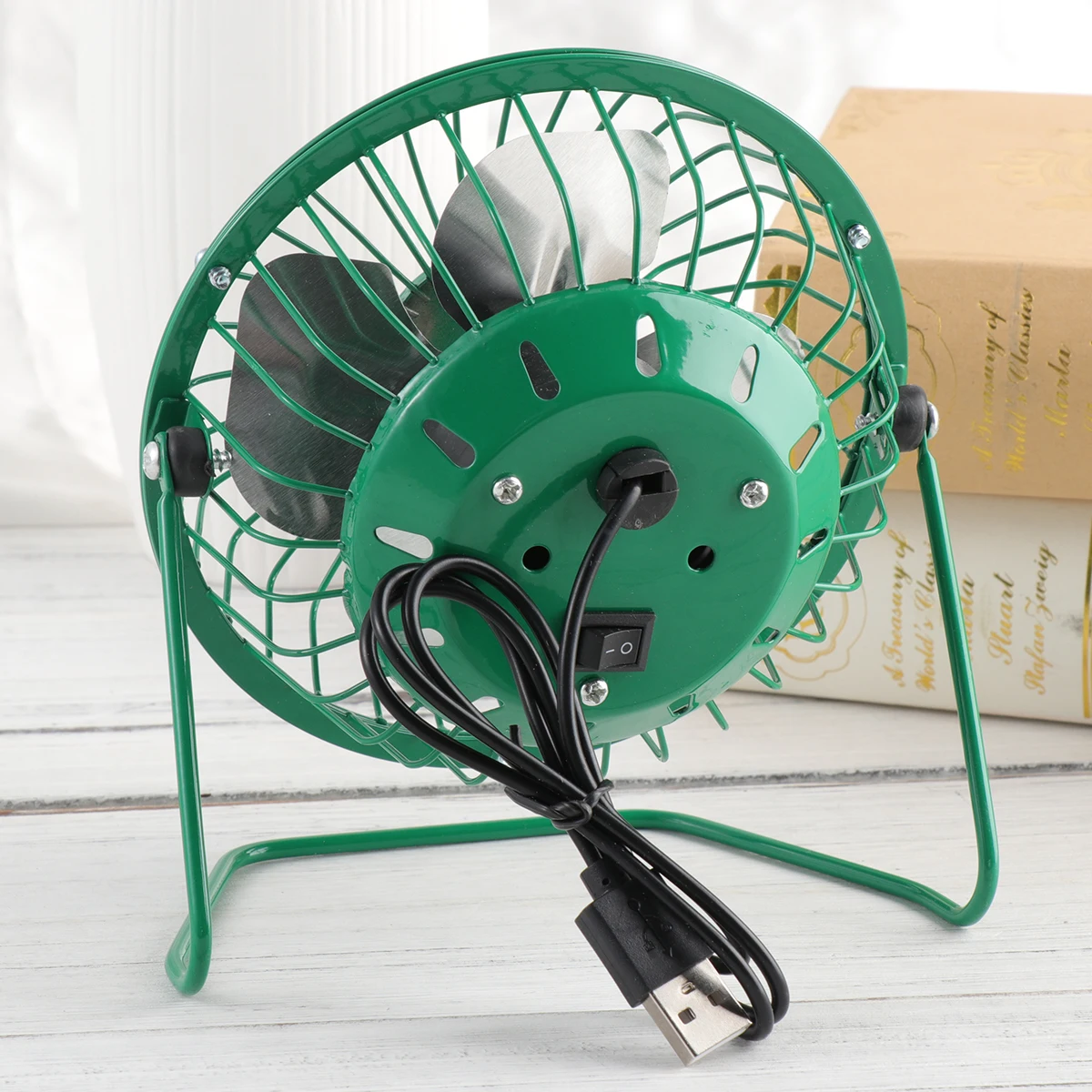 

4 '' Mini Electric Fan USB Household Floor Quiet Table for Home Portable Office