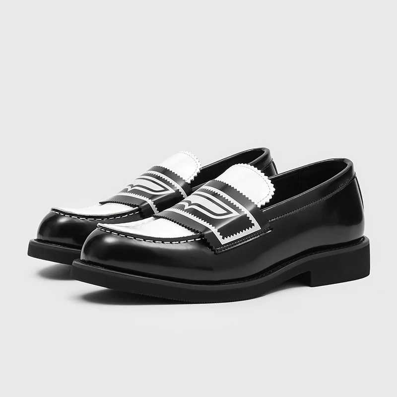 New Men Loafers Black White Color British Retro One-piece Thick-soled Fashionable Derby Shoes Social Shoes Sizes 38-46 Men Shoes