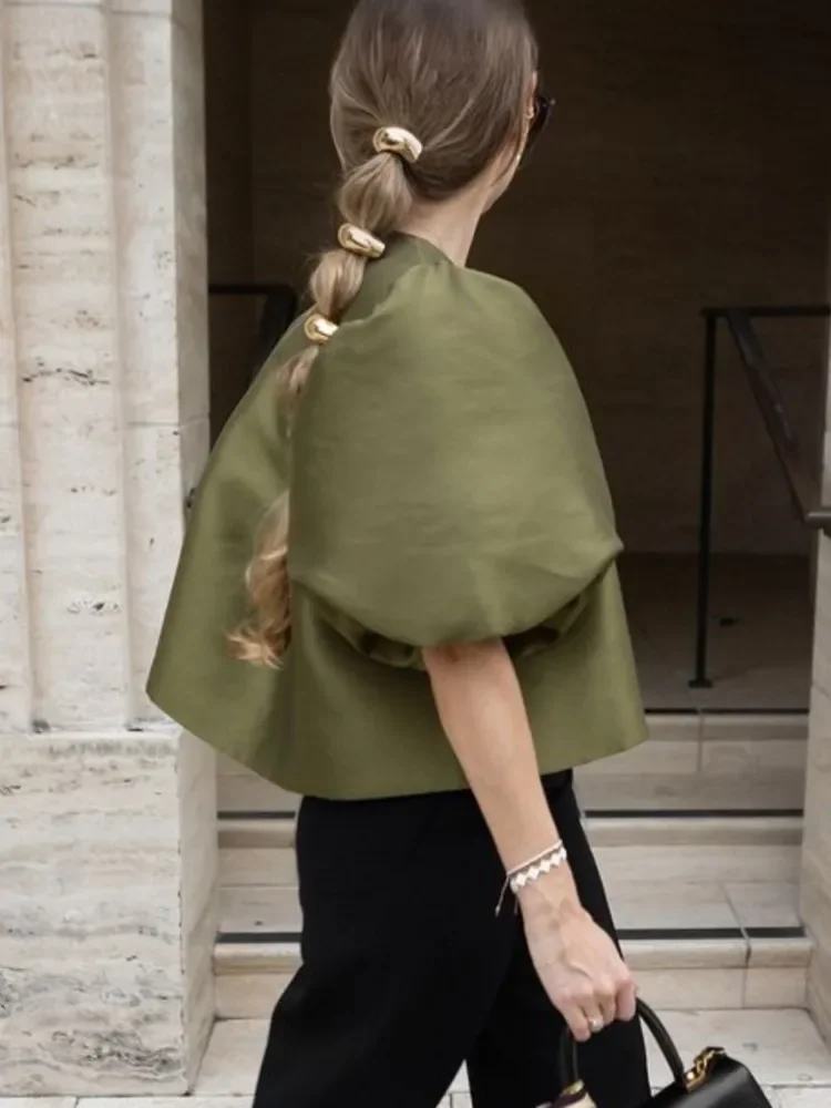 BWQ 새틴 퍼프 슬리브 짧은 탑 루즈 버블 슬리브 라운드 넥 셔츠 솔리드 컬러 여성 블라우스 여름 여성 의류