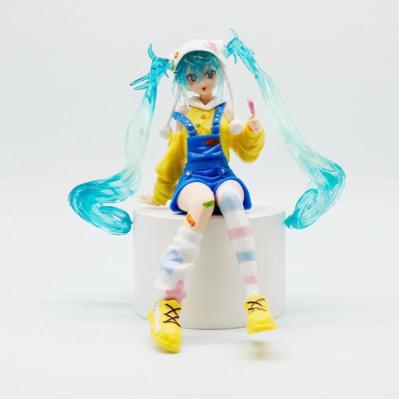 Bandai-figuras de acción de Hatsune Miku de 14cm, ropa amarilla, figuras de princesa con forma de corazón de caramelo, modelo de muñeca, juguetes para niños, regalos para seguidores