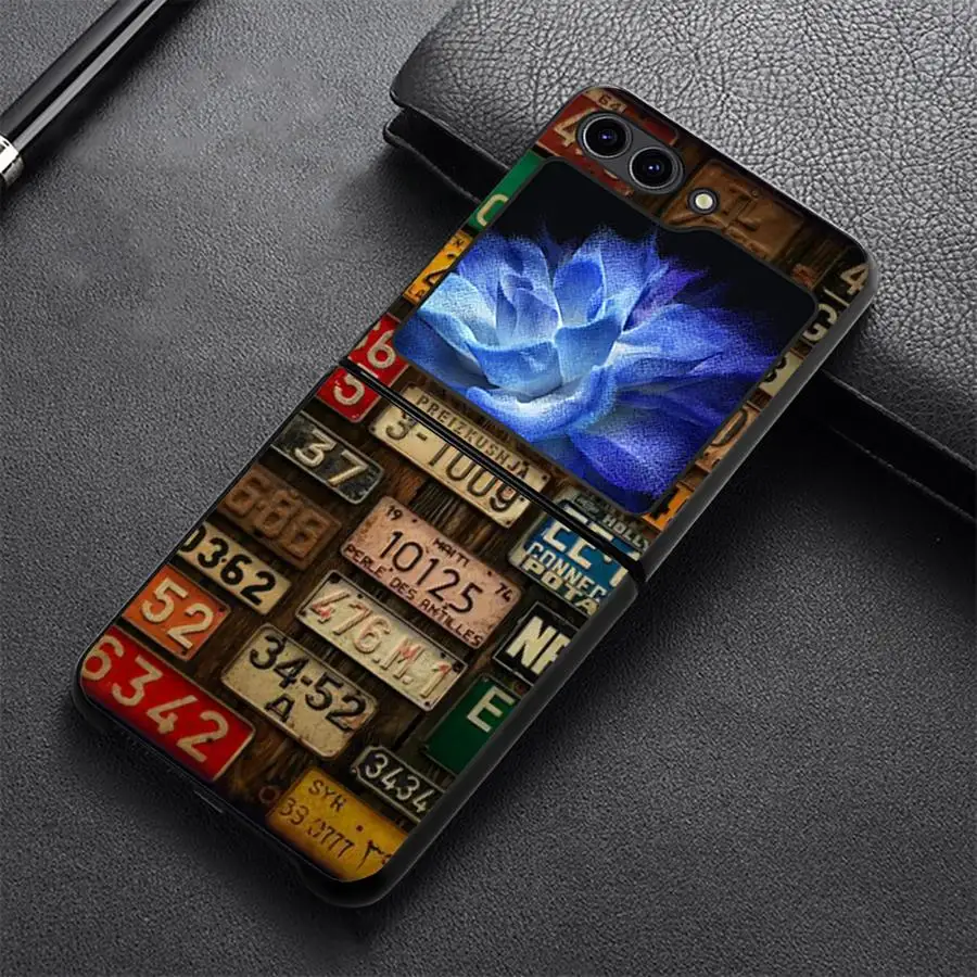 Case for Samsung Galaxy Z Flip 8 Flip4 7 6 5 4 3 Flip3 Flip6 Flip7 FE Flip5 Phone Cover Fashionable Retro Faded License