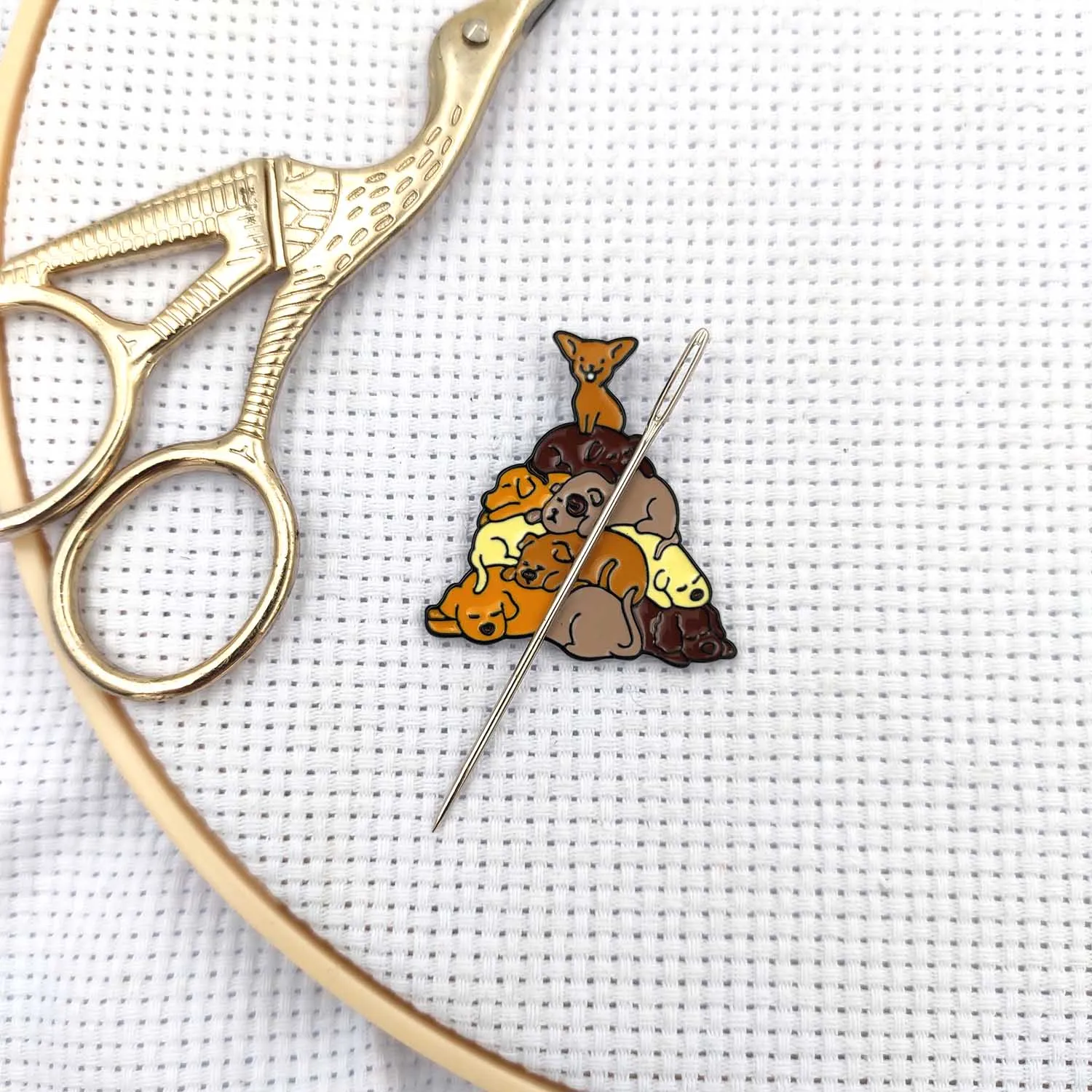 Needle Keeper Magnet Puppy Dogs Needle Minder Cute Magnetic Needle Keeper Finder Sewing Needles Holder Cross Stitch Embroidery