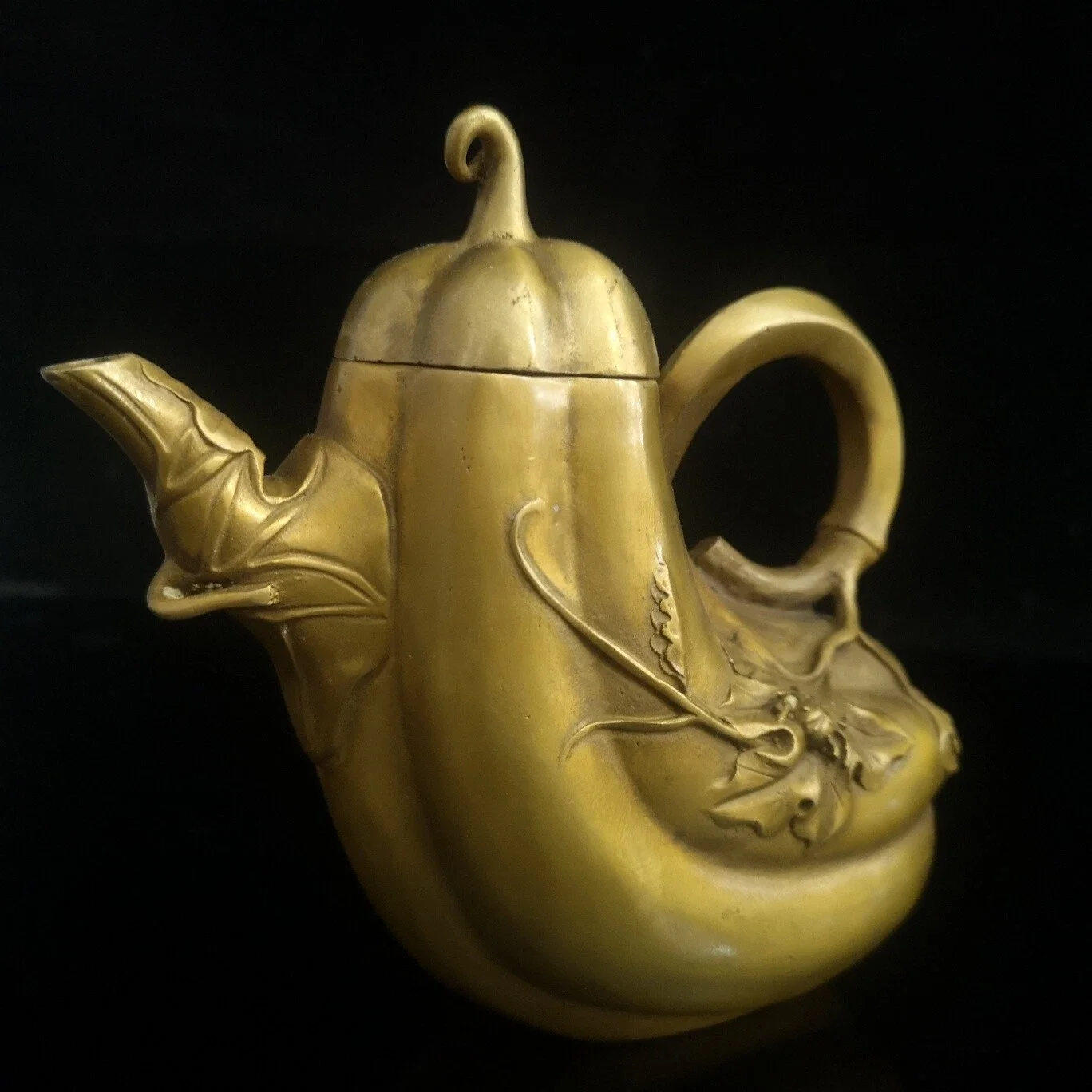 

Chinese Antique Handmade Brass Pumpkin Pot Teapot Wine Pot Tea Ceremony