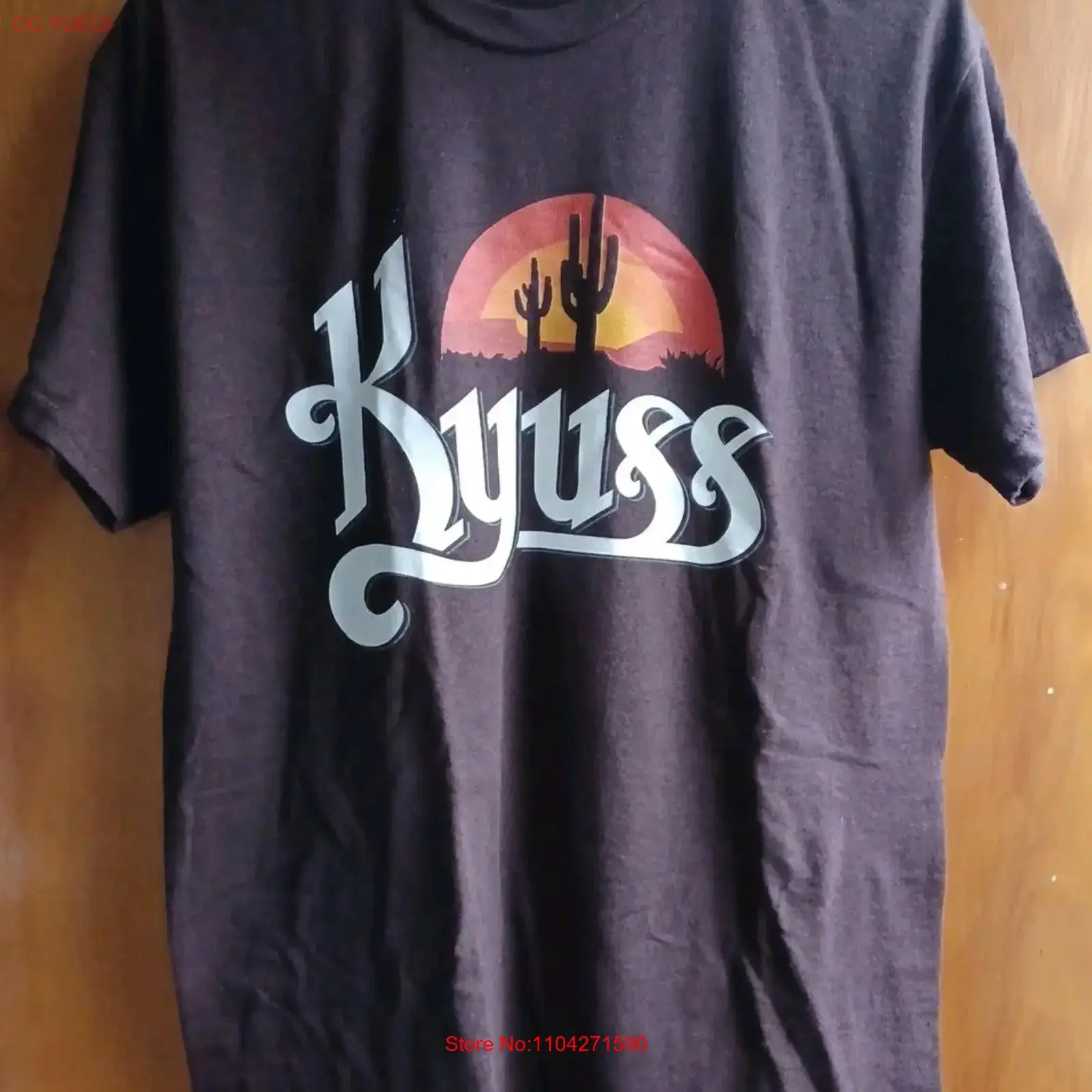 Kyuss Band T Shirt Sz Med Brown Desert Rock Qotsa Yawning Man Stoner 1990s vintage Washed Slightly Stylish
