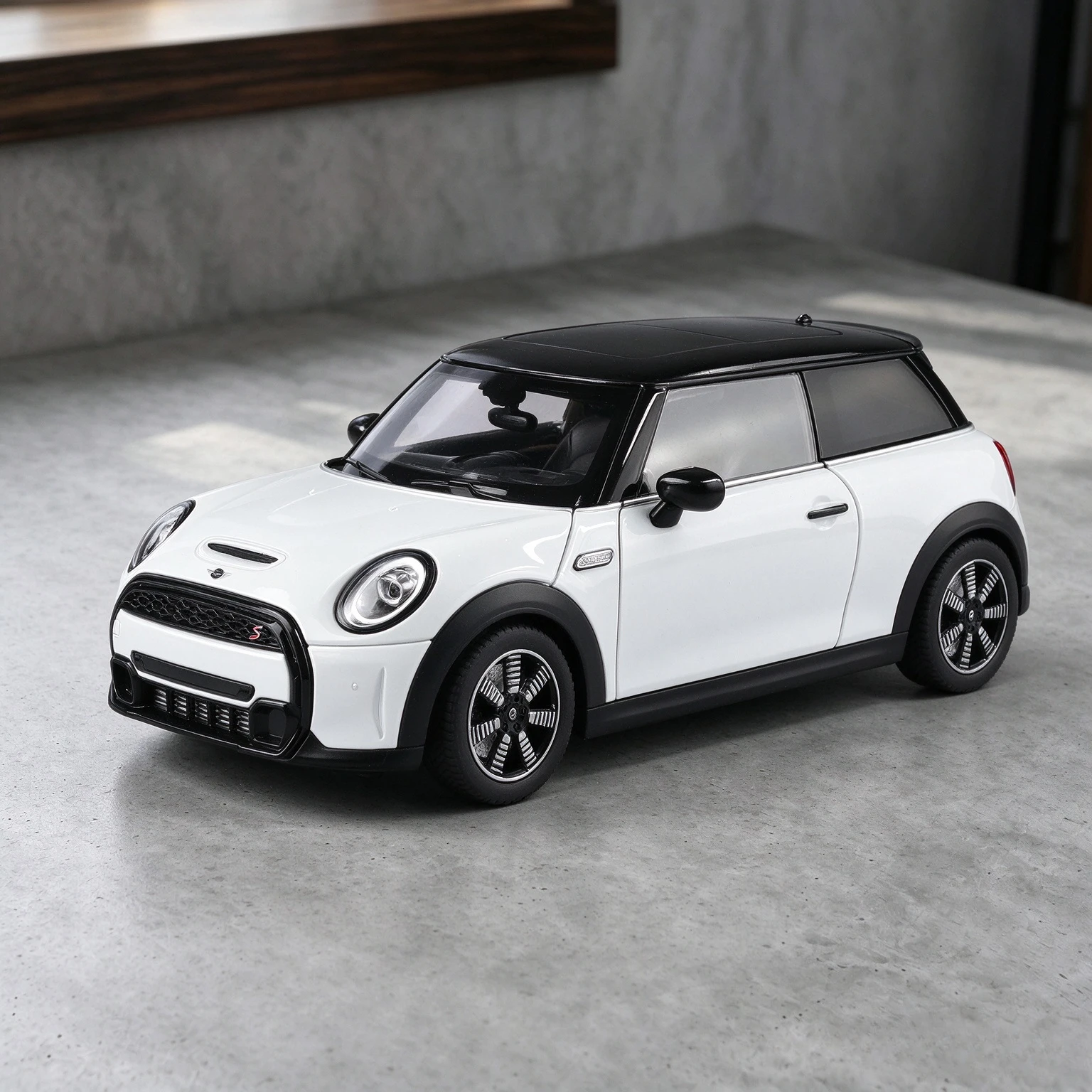 1:18 Mini Cooper S Model Alloy Scale Car Model Diecast Metal Static Collection Car Vehicles Gifts