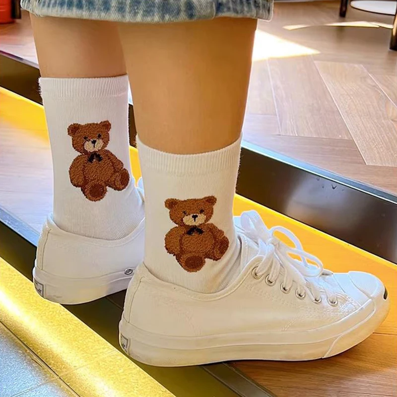 Calzini carini da donna eleganti dell'orso della signora del fumetto di buona qualità cotone stile Harajuku donna novità regali di natale Sox traspiranti